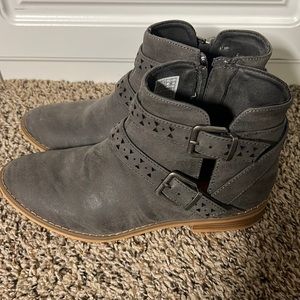 Women’s size 8 bootie by Rocketdog